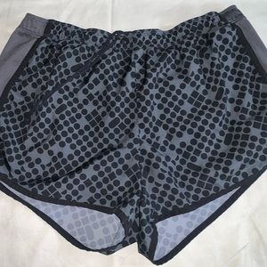 Woman’s Reebok Shorts| Size Large| Grey w/ black dots and shapes.